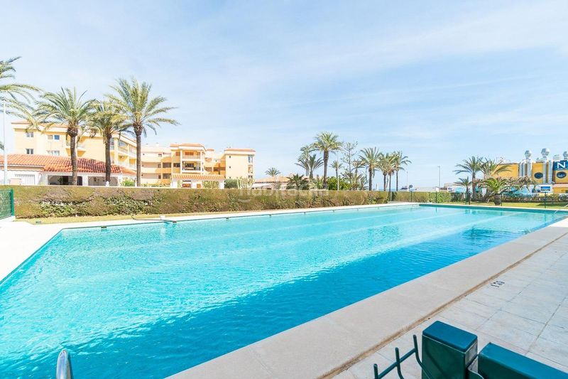 Foto c134c192-ce3d-421b-9c70-252f4b5d1f83. Apartament amb piscina a Punta Prima Torrevieja