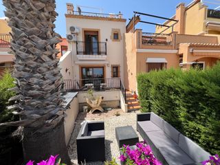 Casa a schiera in Algorfa. Sofia townhouse con vistas a la piscina y al bosque de montemar