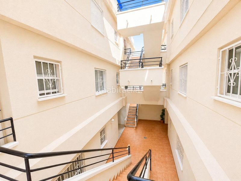 Foto aa8d3193-9a1f-4ffd-ba6c-96e26f1bdebc. Apartament amb piscina a Antonio Machado Torrevieja