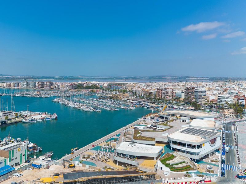 Foto 7292b0fe-15b0-4282-a78a-d0a5c25fba82. Apartament amb aparcament piscina a nueva Torrevieja Torrevieja