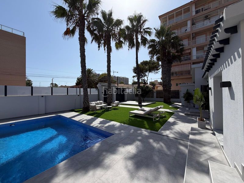 Foto a5da6fc8-3cf5-4caa-bcc3-9f4a3905fcf1. Xalet amb aparcament piscina a Punta Prima Torrevieja