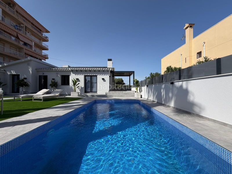 Foto e1336f35-7c98-4b6b-afec-cf39504677fe. Xalet amb aparcament piscina a Punta Prima Torrevieja