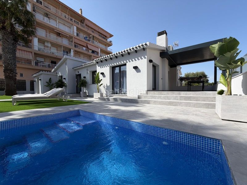 Foto e929e796-1361-41bb-90cc-fb817fd3bb5f. Xalet amb aparcament piscina a Punta Prima Torrevieja