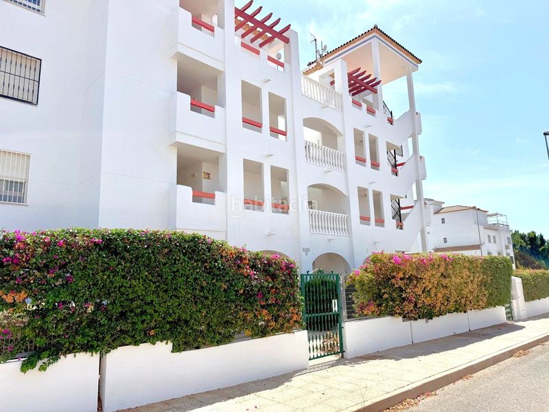 Foto 100ed21d-9383-45e7-89d5-d5795703c151. Apartament amb aparcament piscina a Los Almendros Orihuela