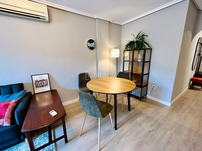 Foto c7fcfaef-8063-4f45-a18f-29a5ef9a0507. Apartament amb piscina a Antonio Machado Torrevieja
