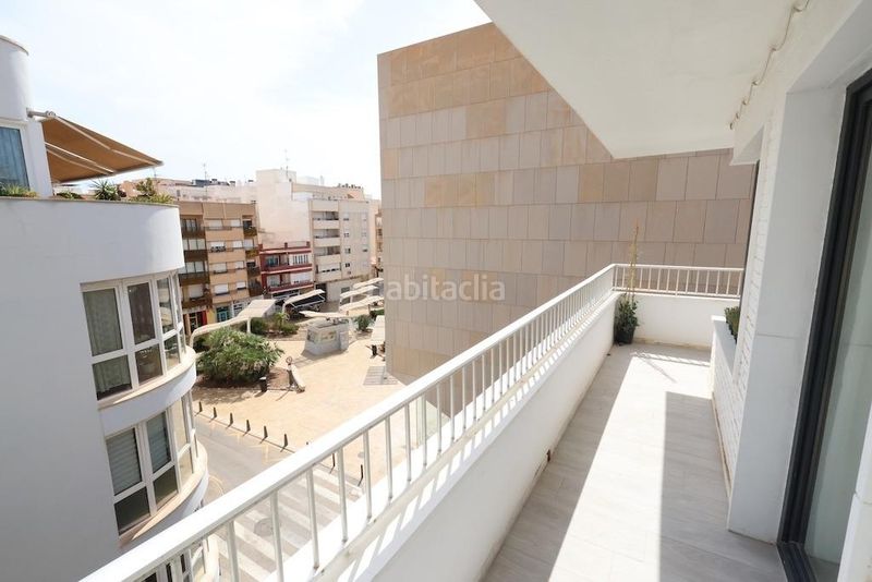 Foto e9d73363-6742-4c2e-957c-1f88ce8c4b0a. Àtic a Centro - Muelle Pesquero Torrevieja