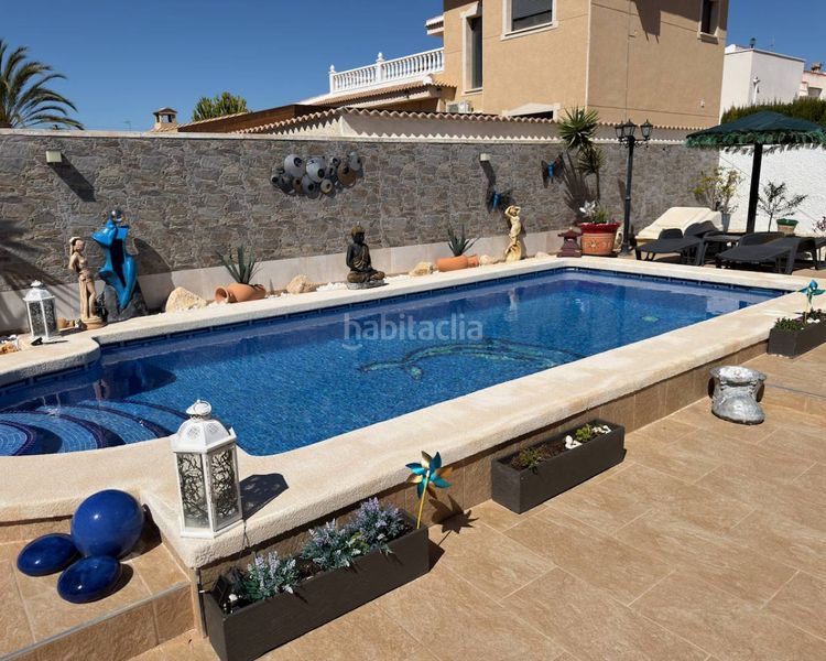 Foto d63bb287-55c2-4436-9727-42bc9c4bf70a. Xalet amb aparcament piscina a Centro de la Ciudad Quesada Rojales