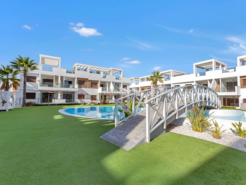 Foto 42c8fed5-b33e-40b4-9ba2-851a2c8b9e4a. Àtic amb aparcament piscina a Los Balcones-Los Altos Torrevieja