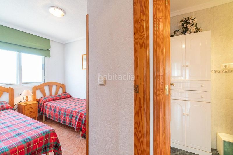 Foto 78a15776-83d1-4d25-b818-d62ccd293284. Casa aparellada amb piscina a Playa Flamenca Orihuela