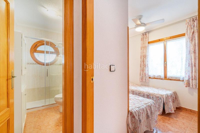 Foto 8c1784c4-920a-4d97-a813-8646c70fce50. Casa aparellada amb piscina a Playa Flamenca Orihuela