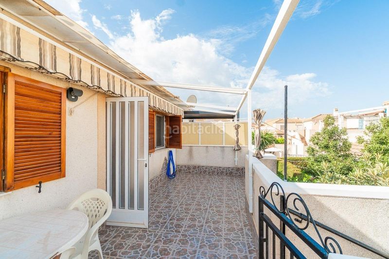 Foto ce13529e-4bd2-422b-b622-5b718856410a. Casa aparellada amb piscina a Playa Flamenca Orihuela