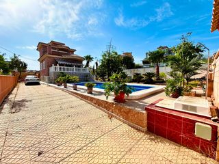 Xalet a Los Balcones-Los Altos. Magniacutefica vivienda en los balcones, torrevieja, con 2 dormi