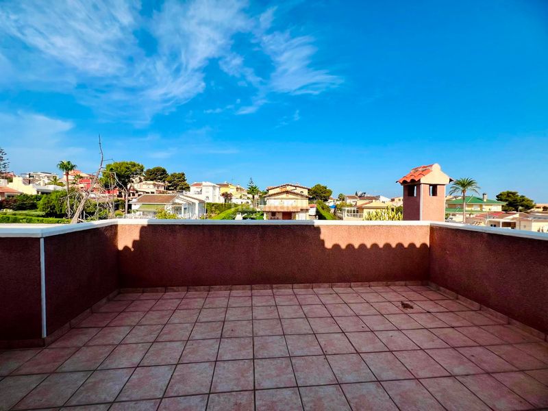 Foto c7402d36-4fc2-41ef-ac57-213de1bbb104. Xalet amb aparcament piscina a Los Balcones-Los Altos Torrevieja
