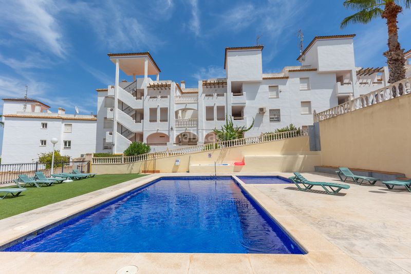 Foto 124b7fd4-187d-47cc-9eb1-ecef7b06ee34. Attico con piscina in Villamartín-Las Filipinas Orihuela