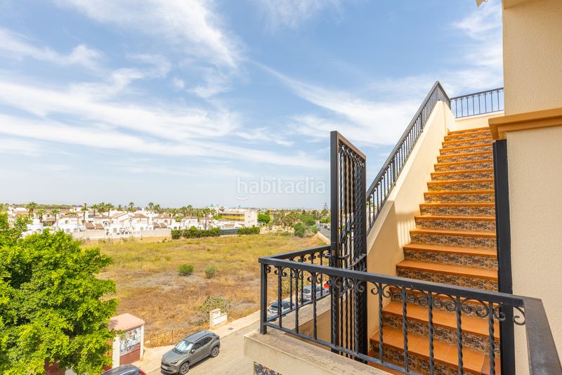 Foto 989c2856-8192-449e-b00f-73315a4b0146. Attico con piscina in Villamartín-Las Filipinas Orihuela