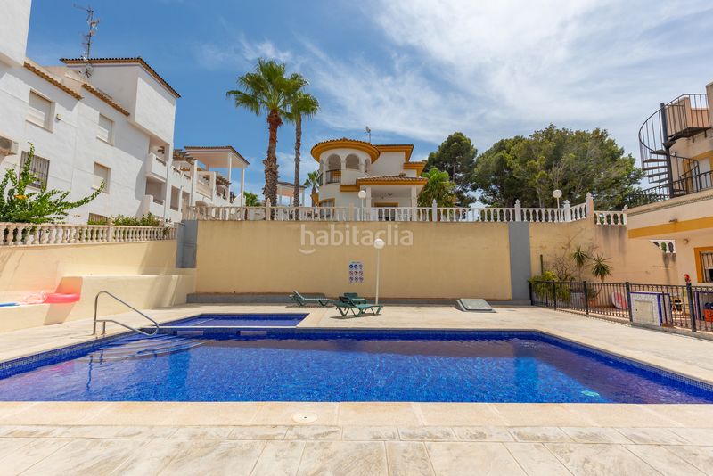 Foto f58a5ff5-f8b4-4c19-9ea0-36d03b9a598e. Attico con piscina in Villamartín-Las Filipinas Orihuela