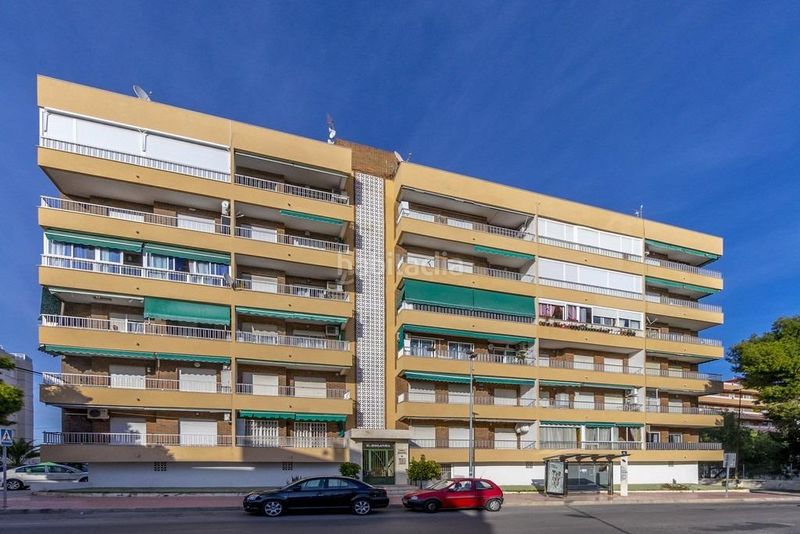 Foto 735b129d-2866-4af6-995b-50945b37947e. Apartament amb aparcament piscina a Punta Prima Torrevieja