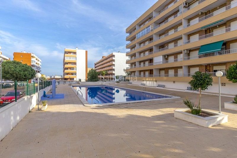 Foto 8f08b81f-33e5-4194-b936-5aee2243cb15. Apartament amb aparcament piscina a Punta Prima Torrevieja