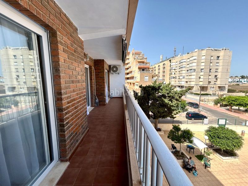 Foto 9c21a0df-486d-4ea3-a5df-c18c09bdadba. Apartament amb aparcament piscina a Punta Prima Torrevieja
