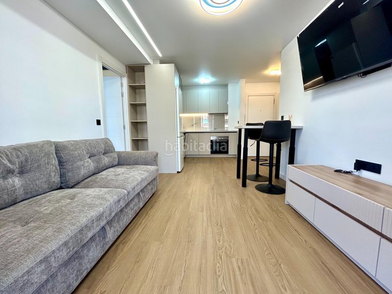 Foto ec8bd7f9-8ff1-4f71-b135-938aa165e0ea. Apartament amb aparcament piscina a Punta Prima Torrevieja