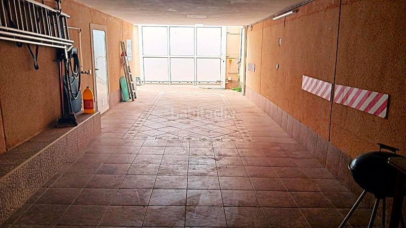 Foto 546d6444-2286-4e1d-8cb0-33433a5a7c63. Casa aparellada amb aparcament piscina a La Florida Orihuela