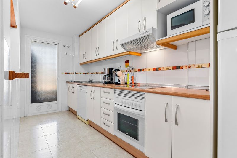 Foto 8e84e487-efc5-4977-9379-2108c1c1b425. Apartament amb aparcament piscina a La Florida Orihuela