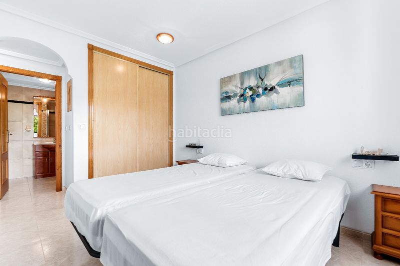 Foto daec02c8-e083-45b7-aead-826cc21300d3. Apartament amb aparcament piscina a La Florida Orihuela