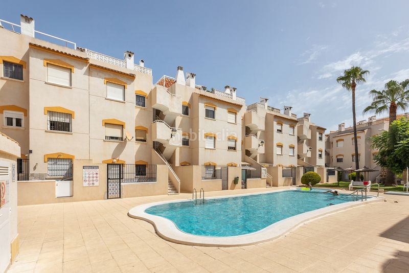 Foto a043b35b-d73e-43fa-a6c2-a3ce60d7891e. Apartament amb aparcament piscina a Punta Prima Torrevieja
