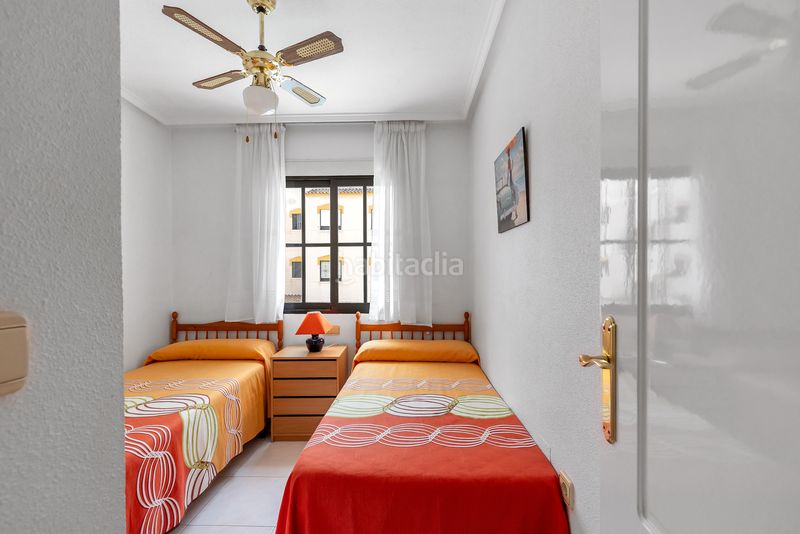 Foto c756baf2-9336-4c48-a69d-7456ea4b6834. Apartament amb aparcament piscina a Punta Prima Torrevieja