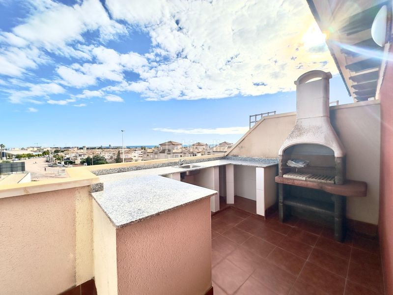 Foto bd35ce8f-8033-4b89-bdb0-43de1fb41523. Àtic amb piscina a Zeniamar - Horizonte - La Campana Orihuela