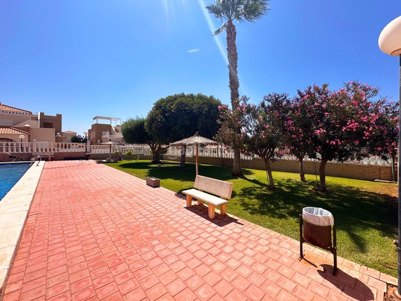 Foto 3b86bfbc-b631-4d1e-9a19-47fc39d7287e. Ground floor with parking pool in Parque de las Naciones Torrevieja