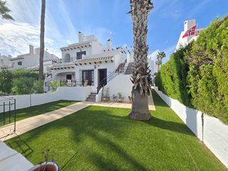 Casa aparellada a Villamartín-Las Filipinas
