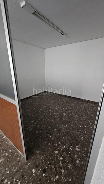 Foto acdc9e2b-f21c-41f2-8eef-747e6273f684. Oficina a Peñamefecit - Avda Barcelona Jaén