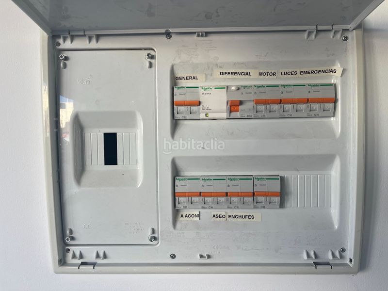 Foto 4888f32b-41fd-4acd-ba88-d58297c61603. Lloguer local comercial a Albox