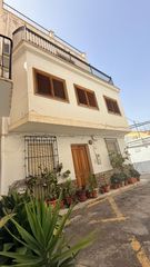 Mas à Macael. Amplia casa de pueblo en venta con 6 dormitorios y 2 baños. idea