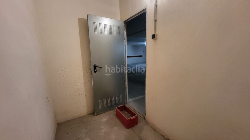 Foto 8deb6991-bbb4-4d58-8757-843fa29b10ae. Aparcament cotxe a Albox