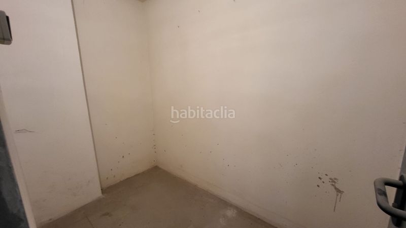 Foto ff4426f0-662c-4a86-a194-38dc50d6d901. Aparcament cotxe a Albox