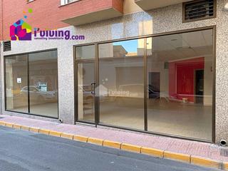 Location Local commercial à Albox. Requisitos para alquiler:
estudio de solvencia del inquilino, c