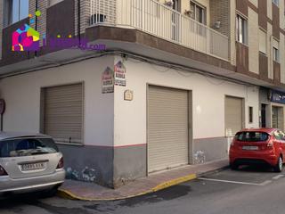 Location Local commercial à Albox. Magnifico local en esquina en alquiler en la zona del huerto de