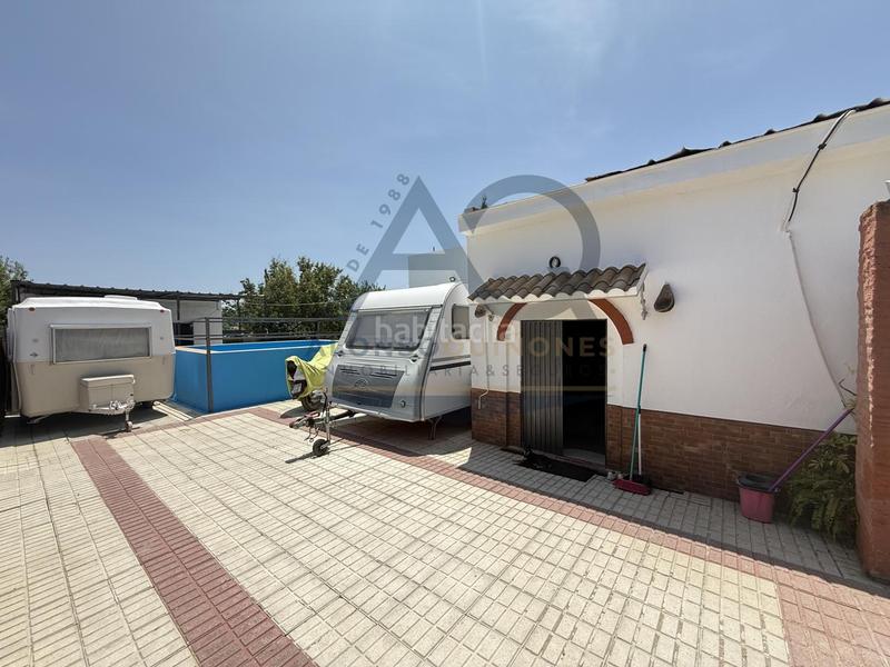 Foto 0848c586-dd76-4c97-ba46-39ec817c42cf. Masía parcela rústica en urbanización las mesas en Utrera