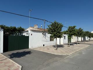 Maison à Cabezas de San Juan (Las). Vivienda en san leandro