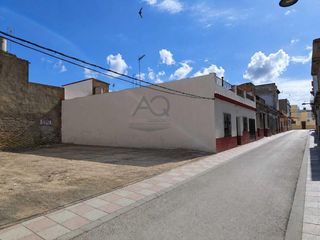 Terreny residencial a Cabezas de San Juan (Las). Solar urbano en zona polideportivo