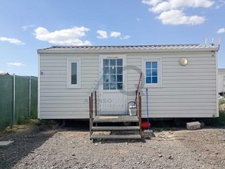 Masía en La Hacienda - Nueva Andalucía. Parcela en proindiviso con una acogedora mobil home