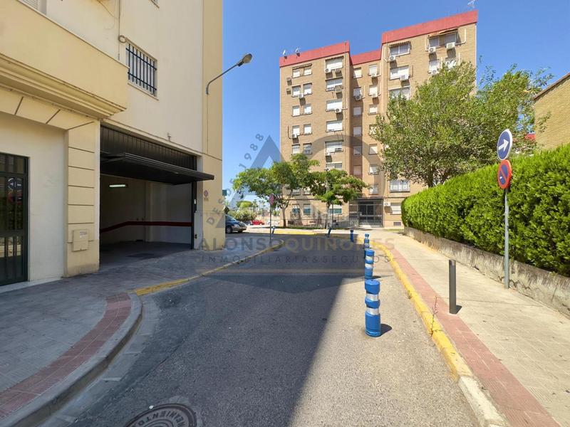 Foto c3397ae2-dc22-4234-80c6-052f5e8c10df. Parking coche plaza de garaje en Centro Montequinto