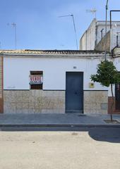 Casa a Palacios y Villafranca (Los). Casa adosada para reformar  zona del pradillo
