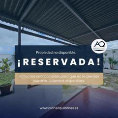 Casa a Cabezas de San Juan (Las). Vivienda en poblado vetaherrado