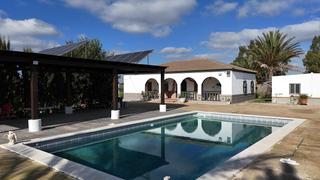 Masia a Palacios y Villafranca (Los). Chalet cumbres del horcajo
