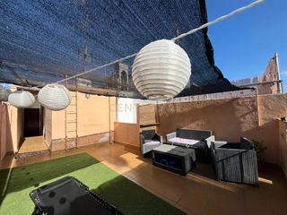 Casa a Carrer de sitges, 39, vilanova i la geltrú, spain. Casa divisible en dos viviendas totalmente independientes en vil