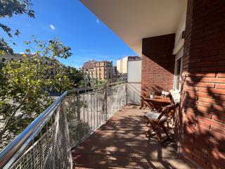 Apartamento en Cl ali bei 125barcelona (barcelona). Piso amplio con terraza y conserje en calle marina  junto a sagr