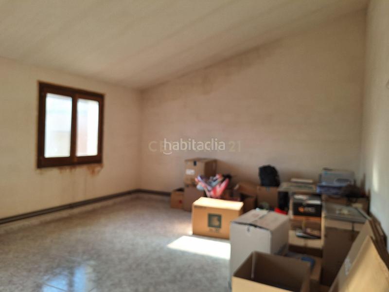 Foto 03df3aaa-4726-4851-ad76-7947f17a66ed. Casa a plaça major a Sanaüja